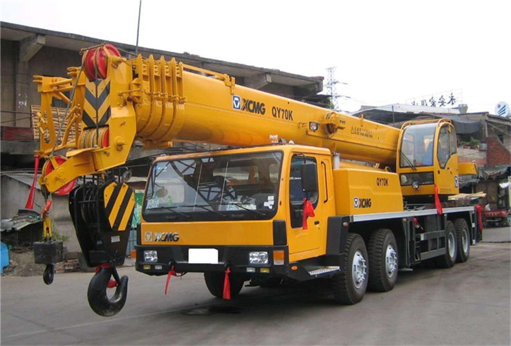 信阳市吊车出租选择重点