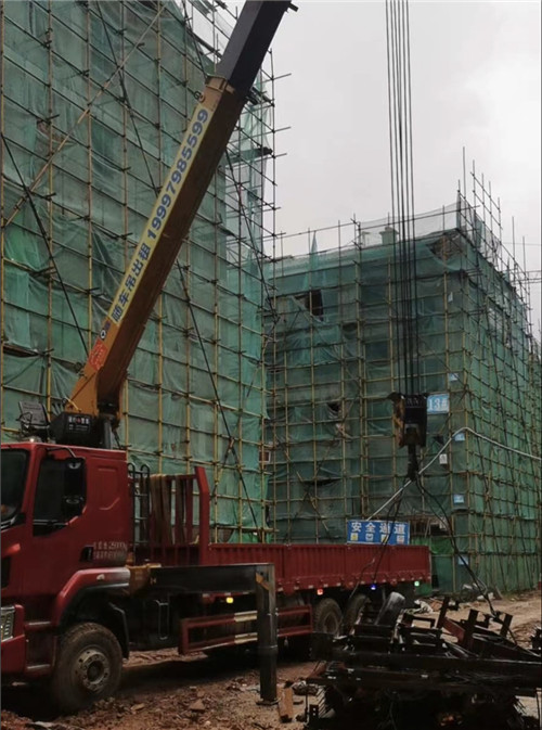 信阳市“慢工细活”—— 吊车的 “微动控制” 技术